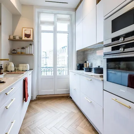 Hygge Keyweek 2 Bedrooms With Parking In Center Lägenhet